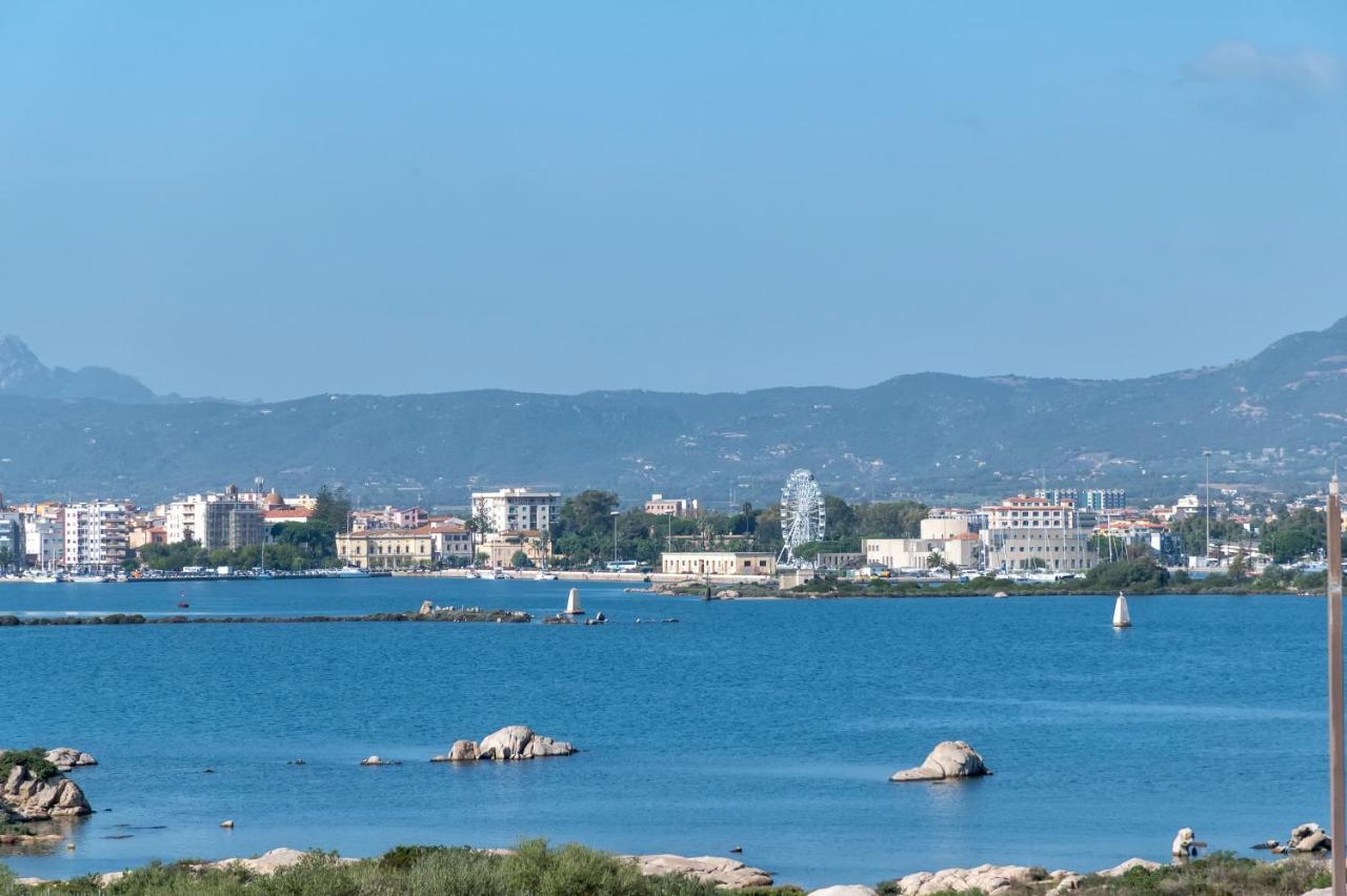 Top Floor Gulf View Apartment Olbia Bagian luar foto
