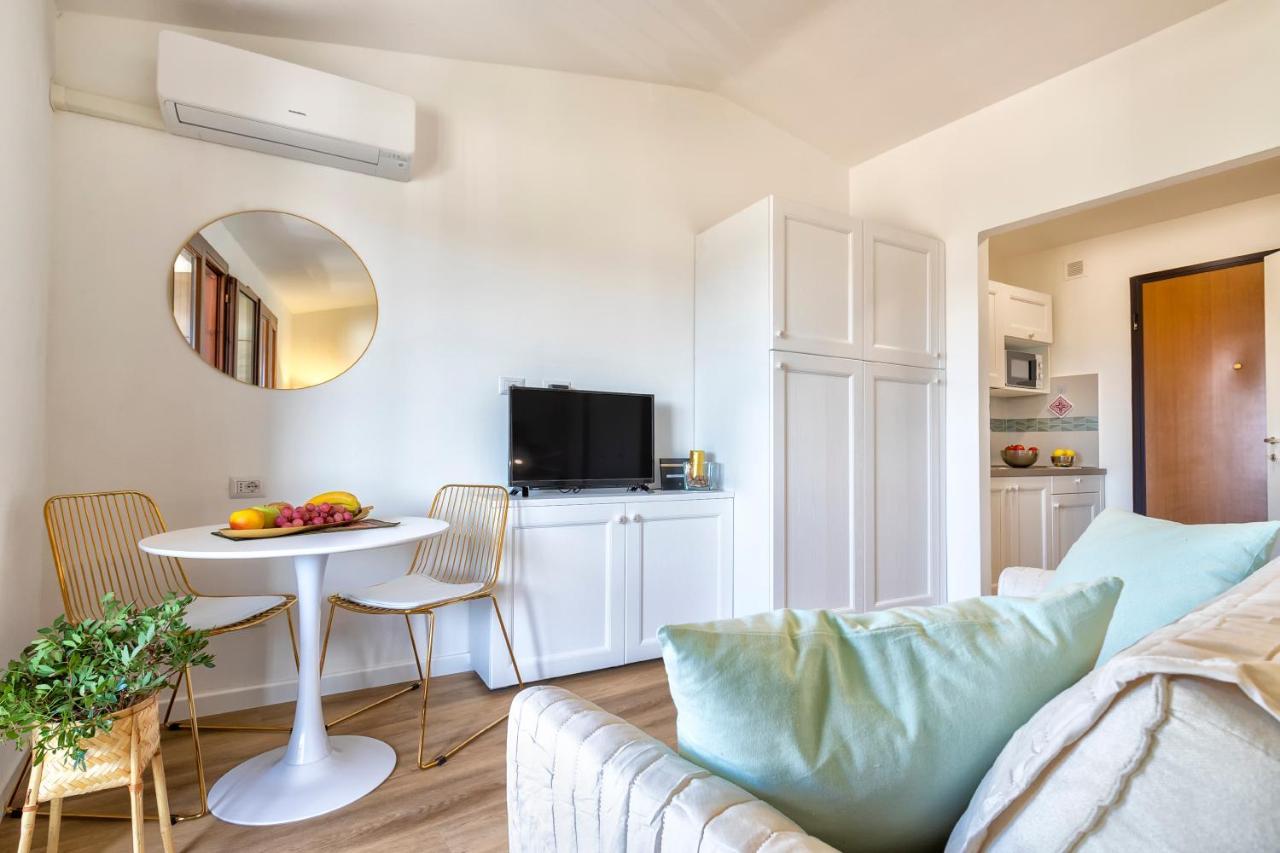 Top Floor Gulf View Apartment Olbia Bagian luar foto