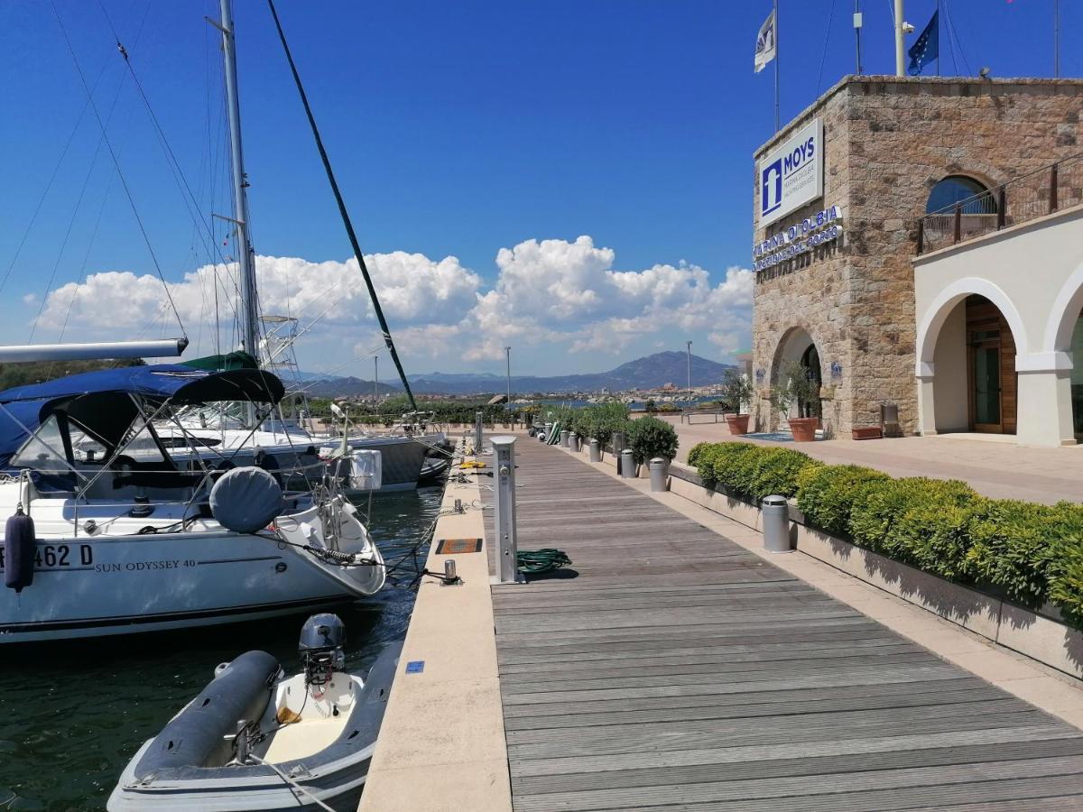 Top Floor Gulf View Apartment Olbia Bagian luar foto